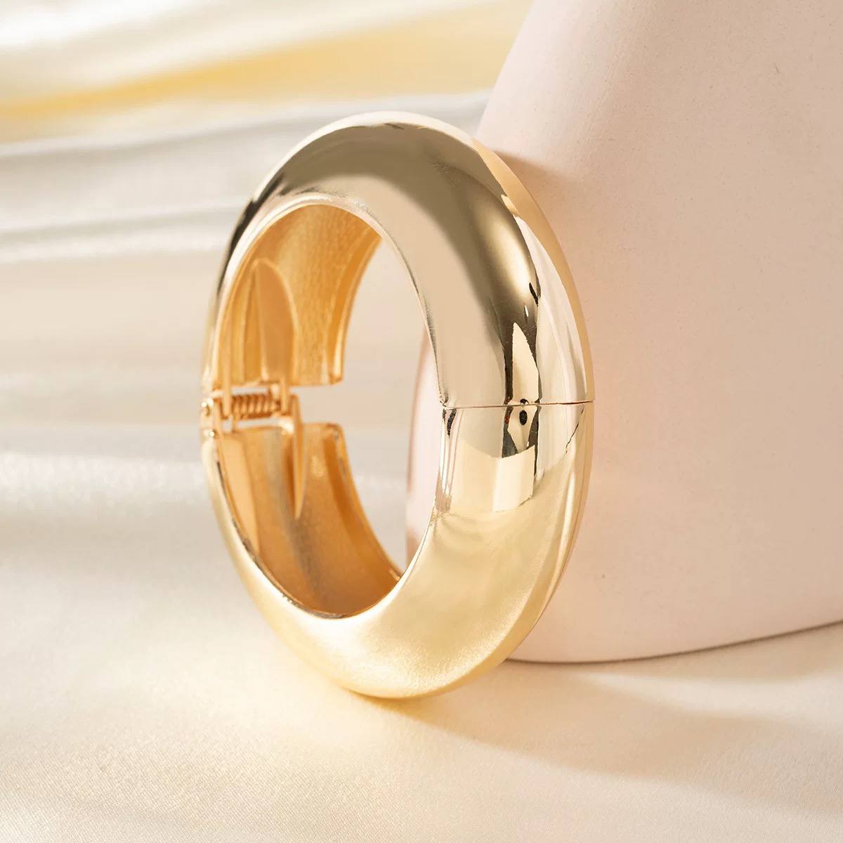 Trendy Shein Style Chinese Gold Bracelet S1