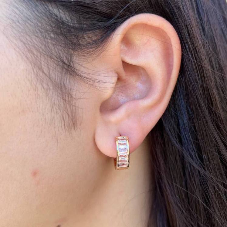 Small Single-Piece Gold Earring – Chinese, for Children S1