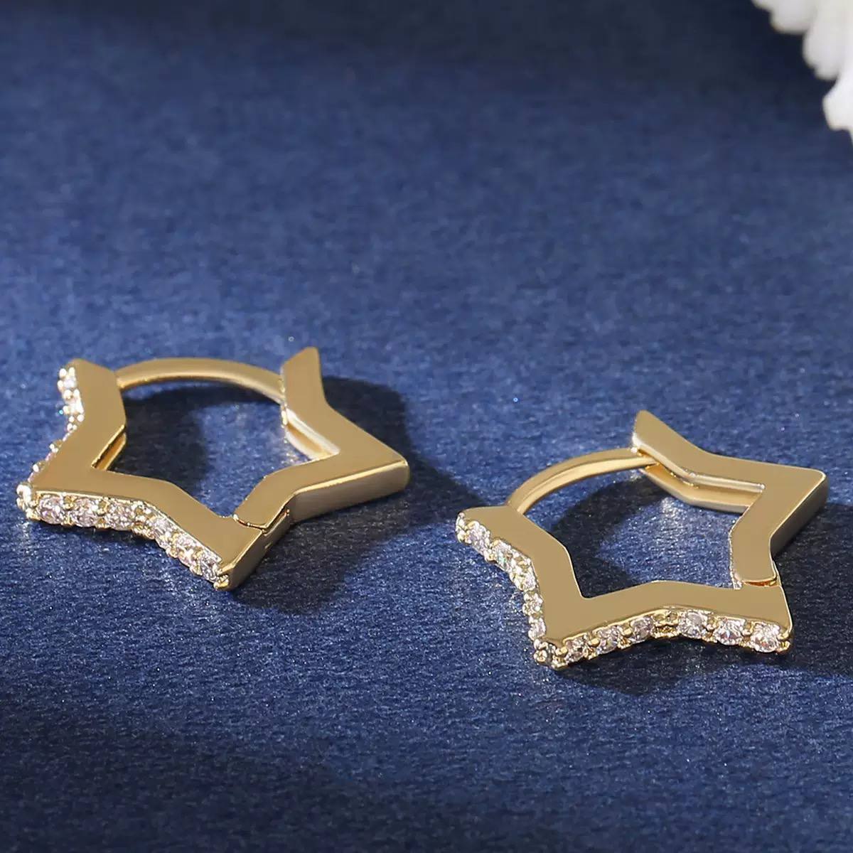 Small Single-Piece Gold Earring – Chinese, for Children S1