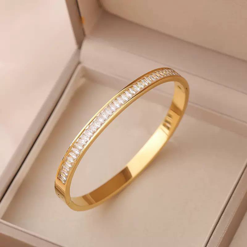 Pure 750 Stainless Steel Bracelet    S1