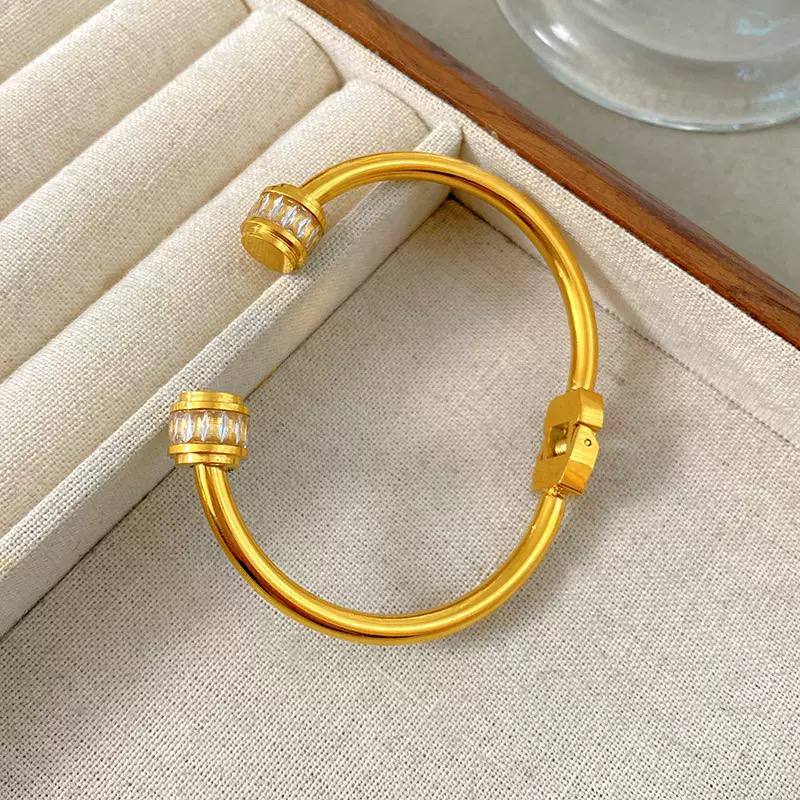 Pure 750 Stainless Steel Bracelet    S1